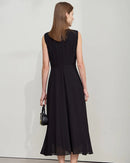 Elegant Sleeveless Round Neck Slim-Fit Dress