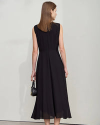 Elegant Sleeveless Round Neck Slim-Fit Dress