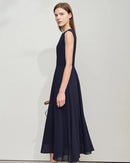 Elegant Sleeveless Round Neck Slim-Fit Dress