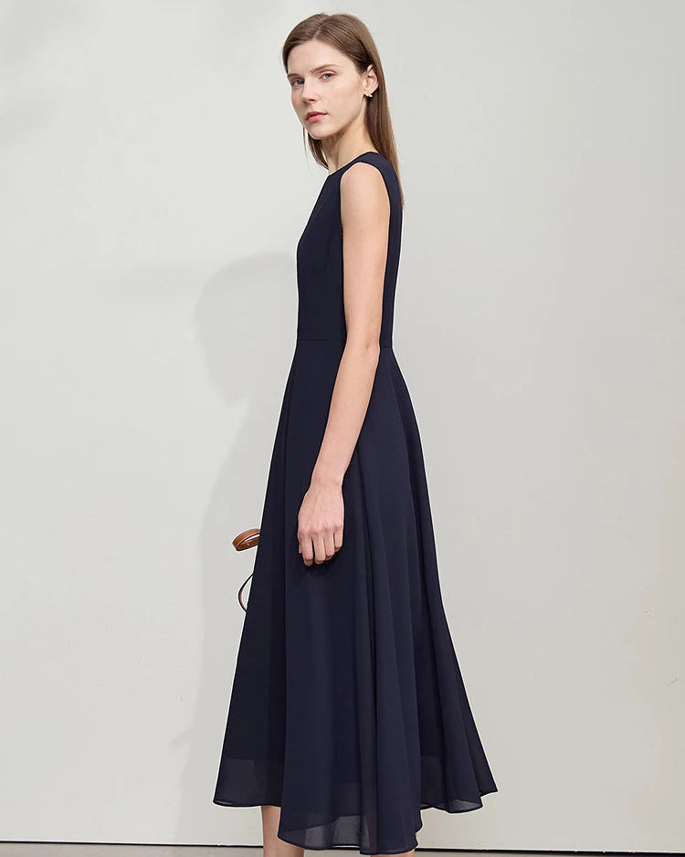 Elegant Sleeveless Round Neck Slim-Fit Dress