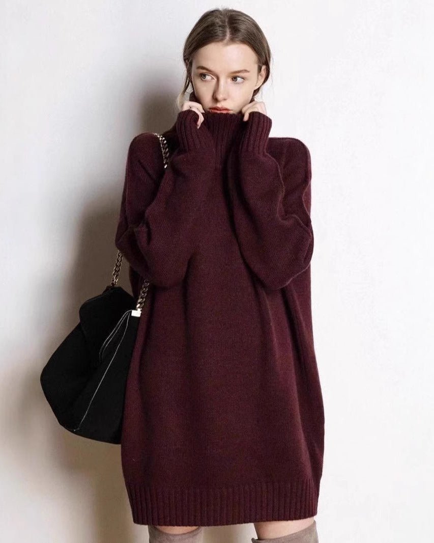  Women’s mid-length loose-fit cashmere turtleneck sweater in soft dove-gray, ribbed fold-over neck, dropped shoulders, 100 % cashmere, lightweight 12-gauge knit, fall-to-spring layering staple