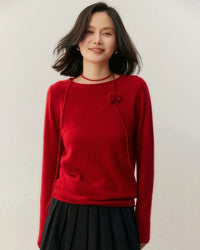  Women’s cashmere pullover with curled-edge round neck and removable belt—relaxed winter statement for weekend cafés, cabin escapes or layered street looks.