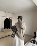 Women's cashmere turtleneck sweater - thick knit, loose fit and medium stretch, perfect for cozy autumn/winter layering or casual daily wear
