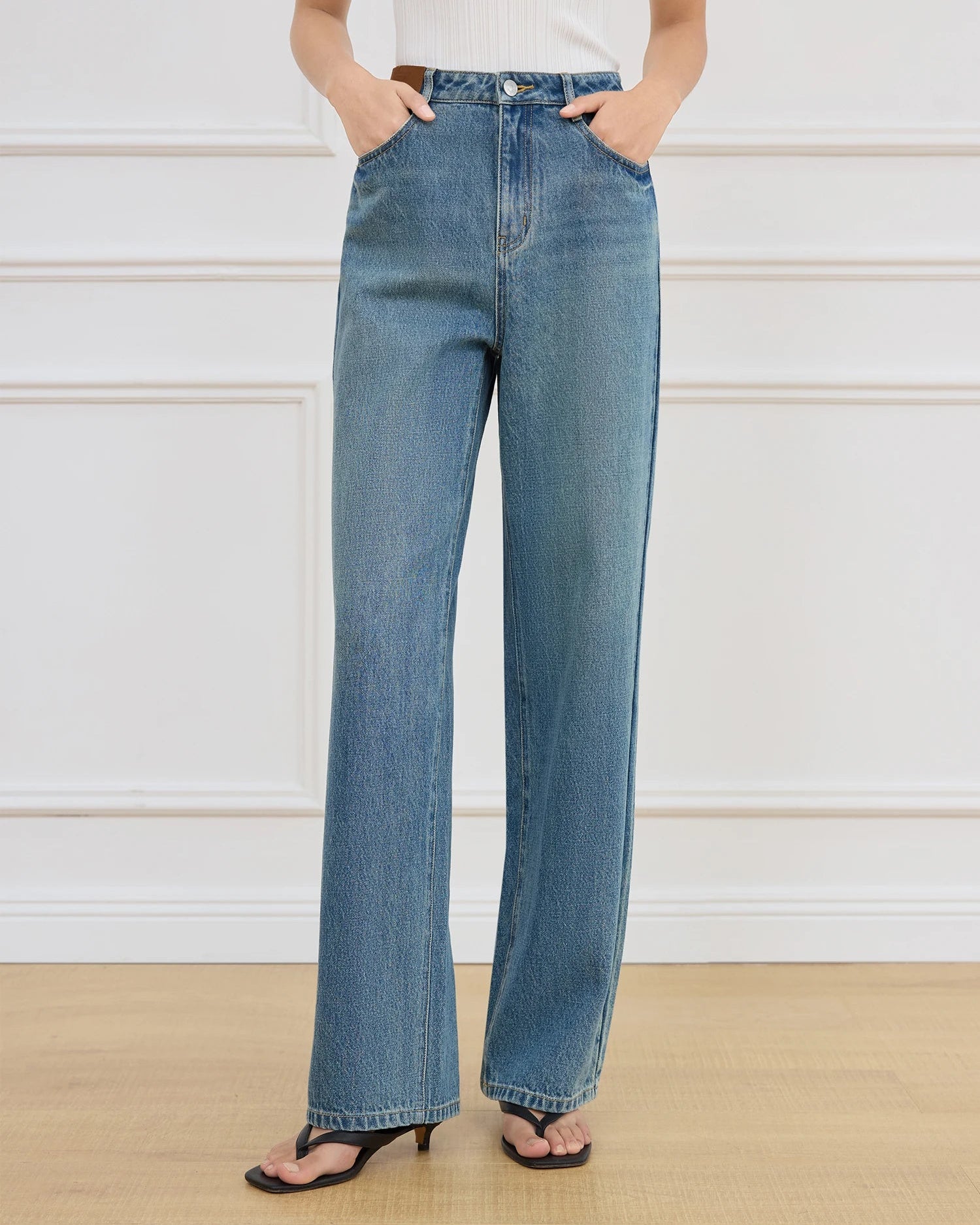 Casual And Stylish High-Waisted Straight-Leg Jeans