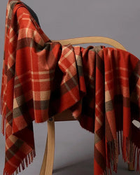 Unisex cashmere oversize plaid scarf with 200x70cm dimensions—luxury wrap for winter commutes, weekend cabin escapes or fireside lounging.