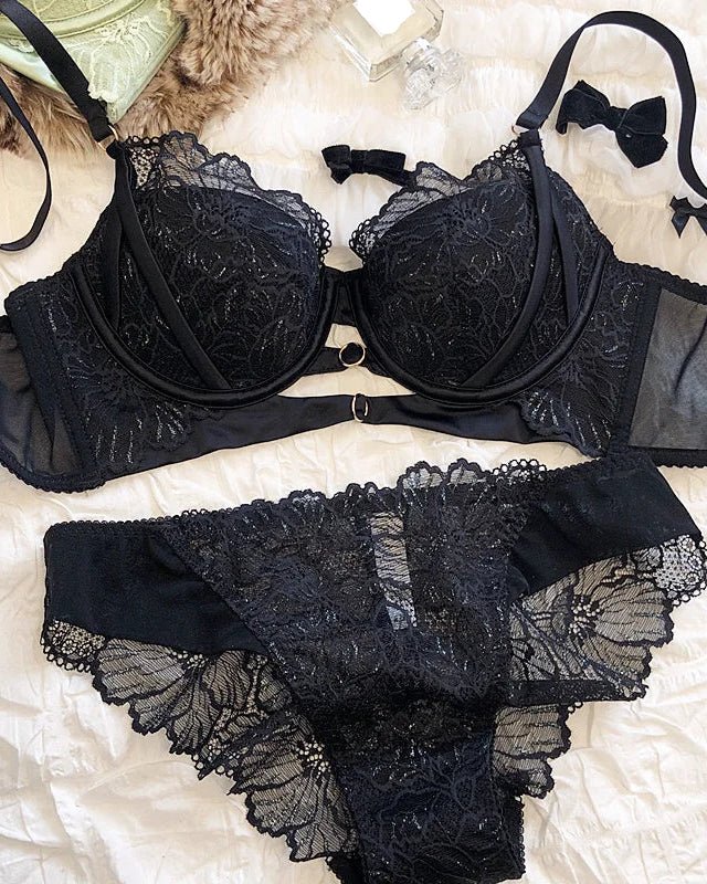 Fashionable Lace Floral Embroidered Push-Up Bra Set
