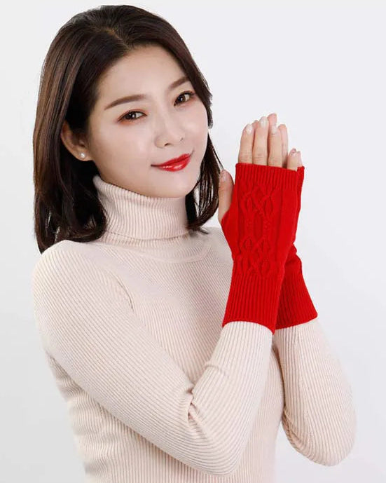 Cable Knit Fingerless Gloves