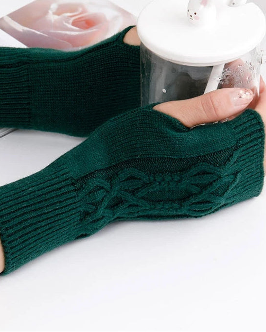 Cable Knit Fingerless Gloves
