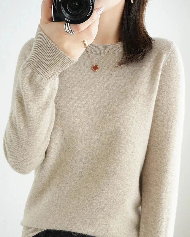 100% extrafine merino wool round neck pullover sweater. 17.9-micron, anti-pilling, regular fit — a soft warm casual autumn winter knit top for women.