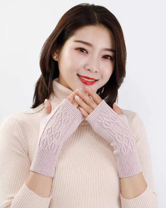 Cable Knit Fingerless Gloves