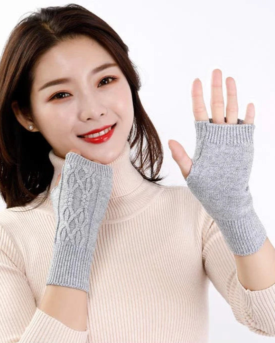 Cable Knit Fingerless Gloves