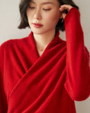 Autumn new women’s pure cashmere V-neck knitted pullover, high-quality warm winter fashion top, perfect for casual daily wear and outdoor activities in cold days.