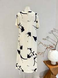Loose-Fit Straight-Cut Short-Sleeve Silk Dress