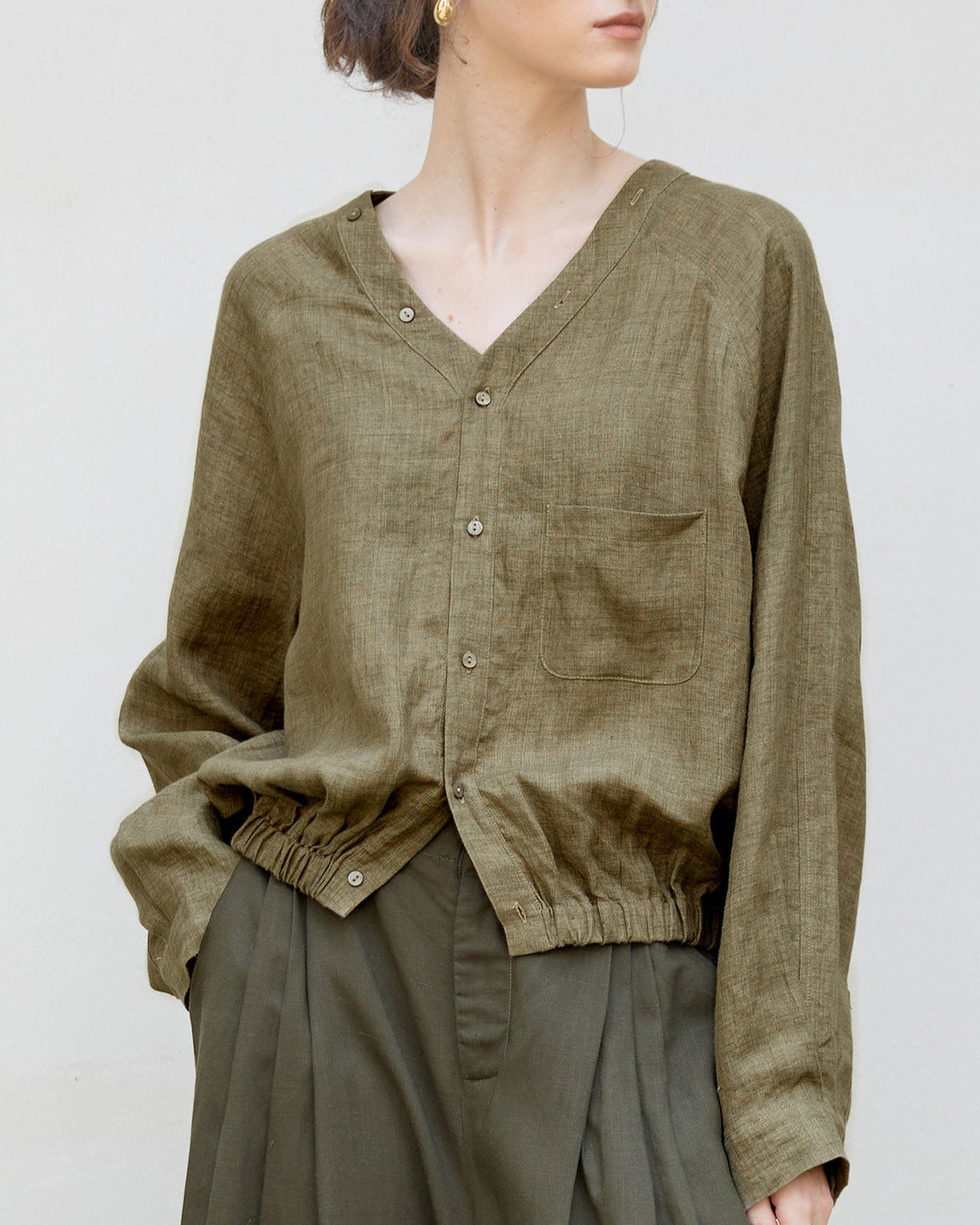 Linen V-Neck Long-Sleeved Shirt