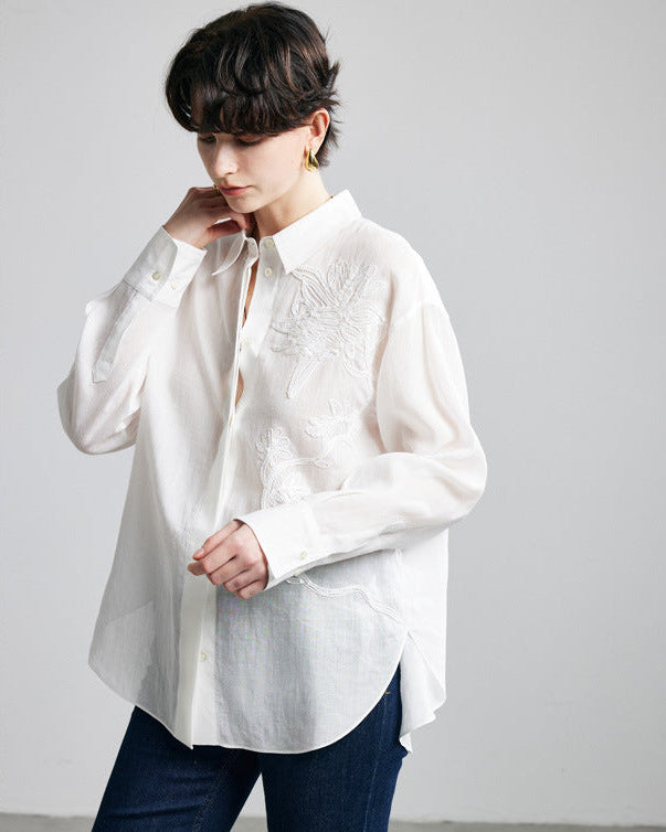 White  ramie shirt with delicate beadwork, long sleeves, and an elegant Old Money aesthetic for women. with bead accents, showcasing a timeless and high-end Old Money style.