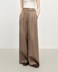 Autumn new women's retro wide-leg pants – loose pleated design, straight fit, casual versatile style, perfect for fall everyday wear and retro-inspired outfits.