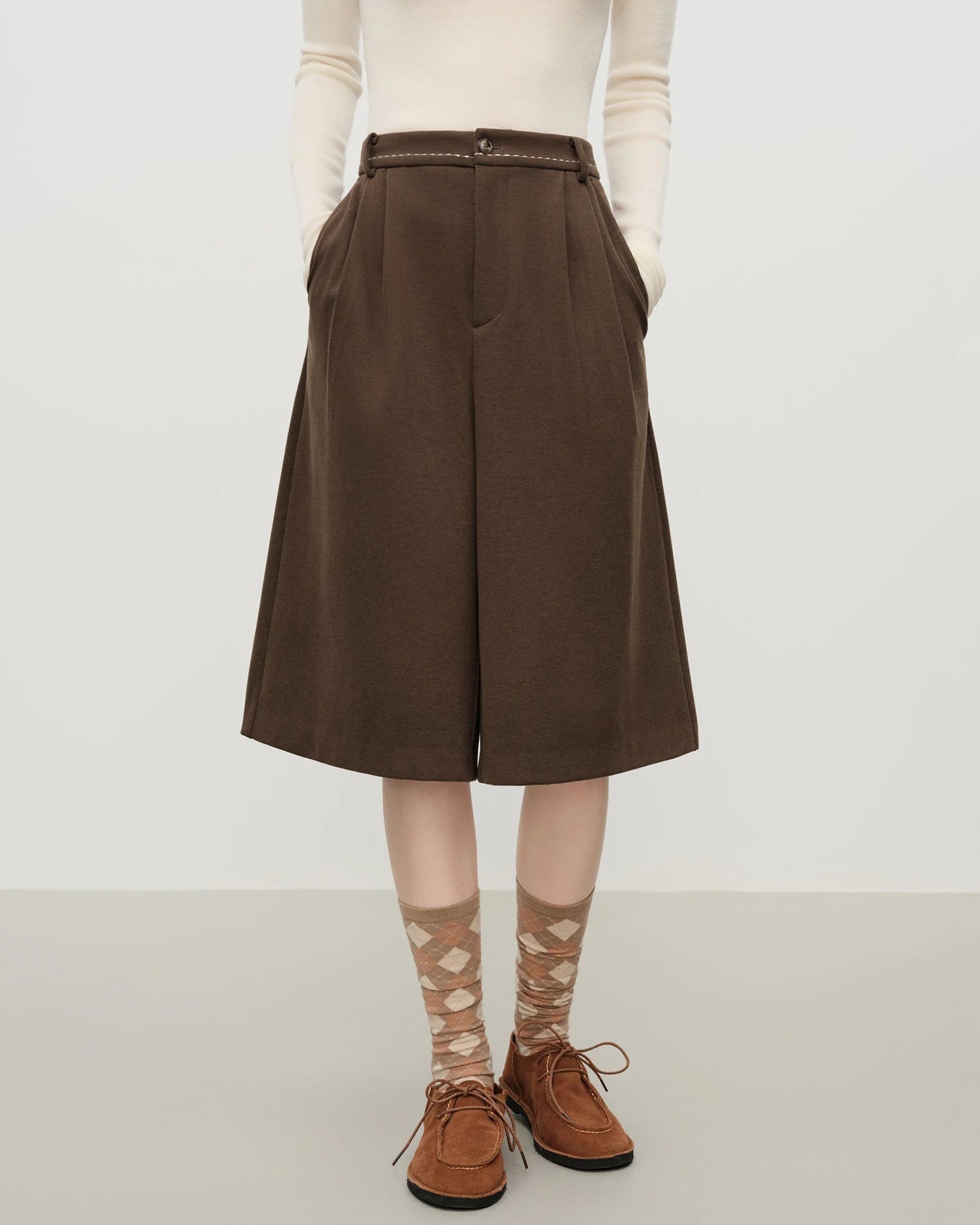 Retro Straight-Leg Loose High-Waisted Shorts