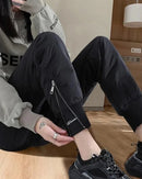 A high rise and elastic waist make room for easy movement, while the loose fit feels relaxed throughout the day.