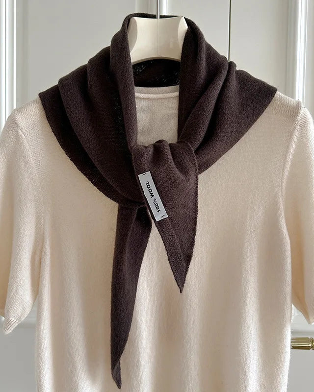 Women’s warm wool triangular scarf in khaki, cozy shawl with generous triangle shape, soft insulating fabric perfect for fall and winter outdoor wear.