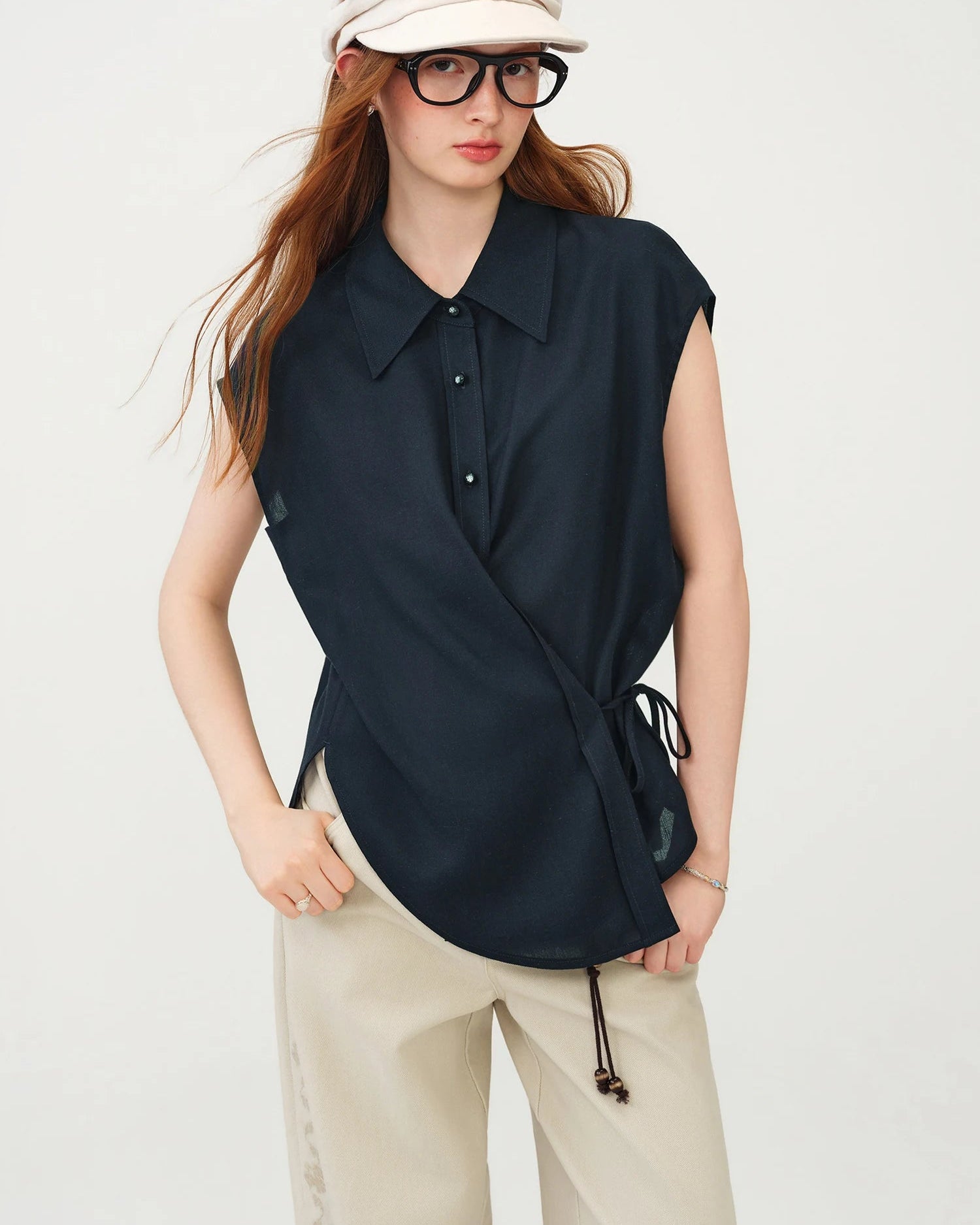 Minimal Effortless Knit Sleeveless Shirt
