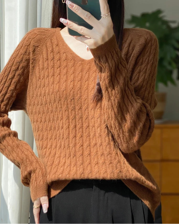 Wool V-Neck Twist Knit Pullover