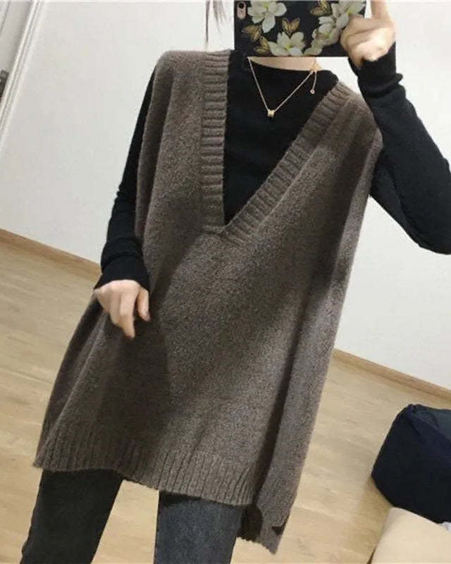 Relaxed V-Neck Knit Sweater Vest