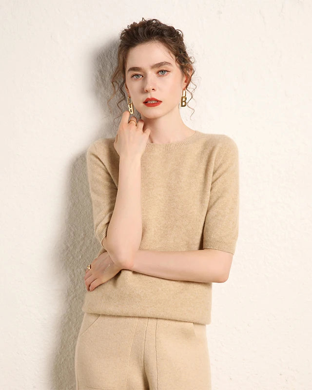 Cashmere crewneck half-sleeve top for women with elbow-length sleeves, ribbed edges and straight silhouette, a soft fall-winter layering top for polished everyday wear.