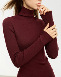 Simple Slim-Fitting Wool Turtleneck Sweater
