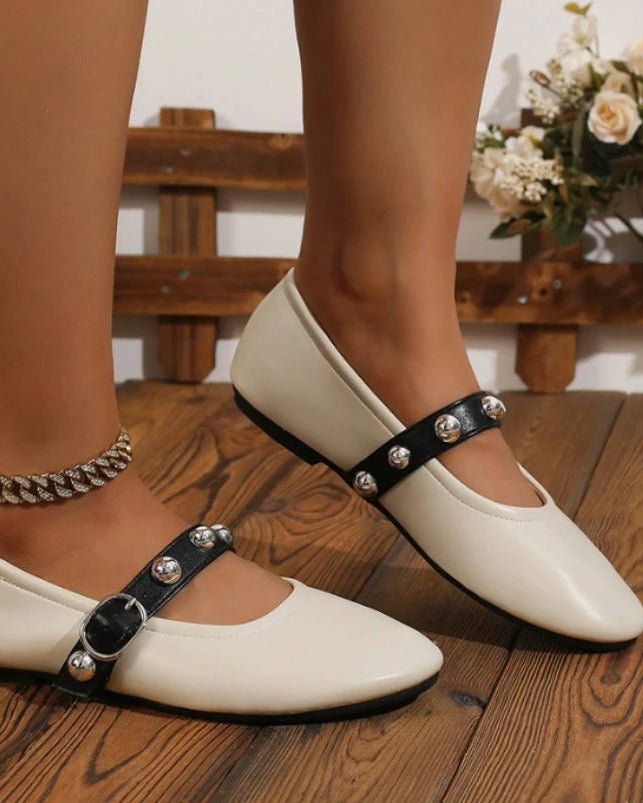 Soft Flat Shoes With Rivet Buckles
