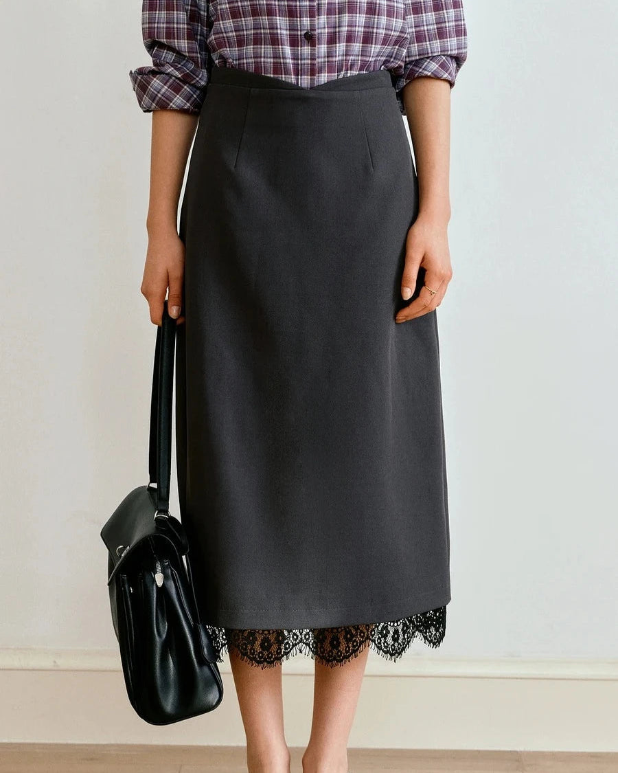 Elegant And Simple Straight-Cut Lace-Trimmed Dress