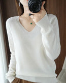 Soft And Slim-Fitting V-Neck Knit Sweater