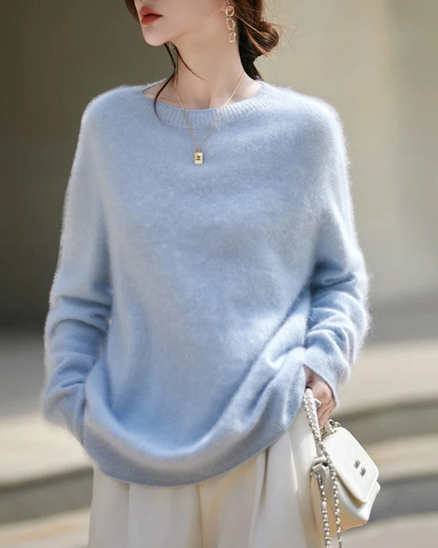 Women's brushed wool-cashmere blend pullover sweater, featuring a soft finish and round neck for a relaxed loose fit this autumn and winter.