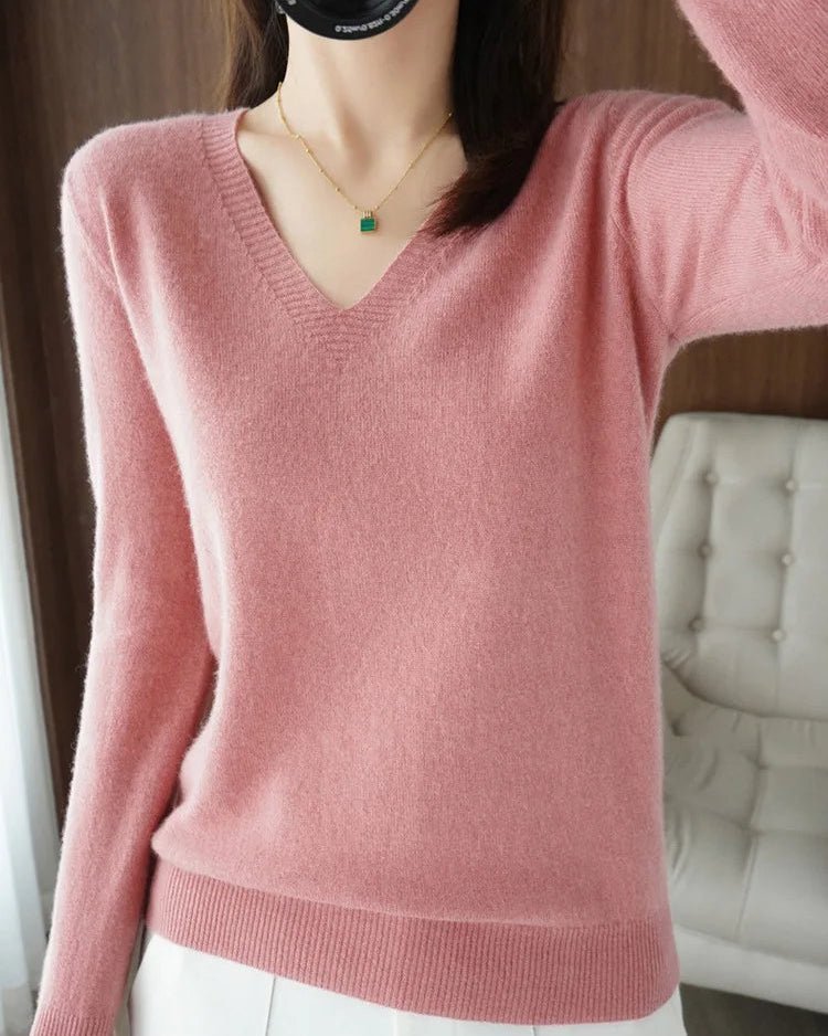 Soft And Slim-Fitting V-Neck Knit Sweater