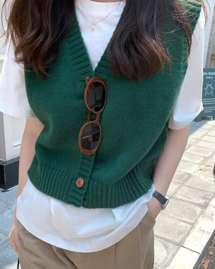 Cropped V-Neck Knit Sweater Vest