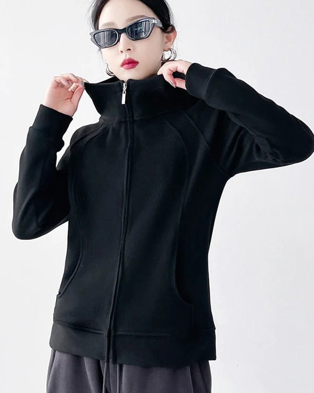 Black / M