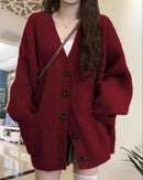 Women's pure cashmere V-neck cardigan, featuring a heavyweight knit and a relaxed loose fit for effortless retro-lazy warmth this autumn and winter.
