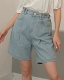 High-waist wide-leg denim Bermuda shorts for women. Relaxed baggy fit, functional pockets, and a flattering silhouette perfect for spring and summer styling.