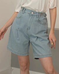 High-waist wide-leg denim Bermuda shorts for women. Relaxed baggy fit, functional pockets, and a flattering silhouette perfect for spring and summer styling.