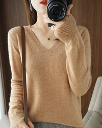 Soft And Slim-Fitting V-Neck Knit Sweater