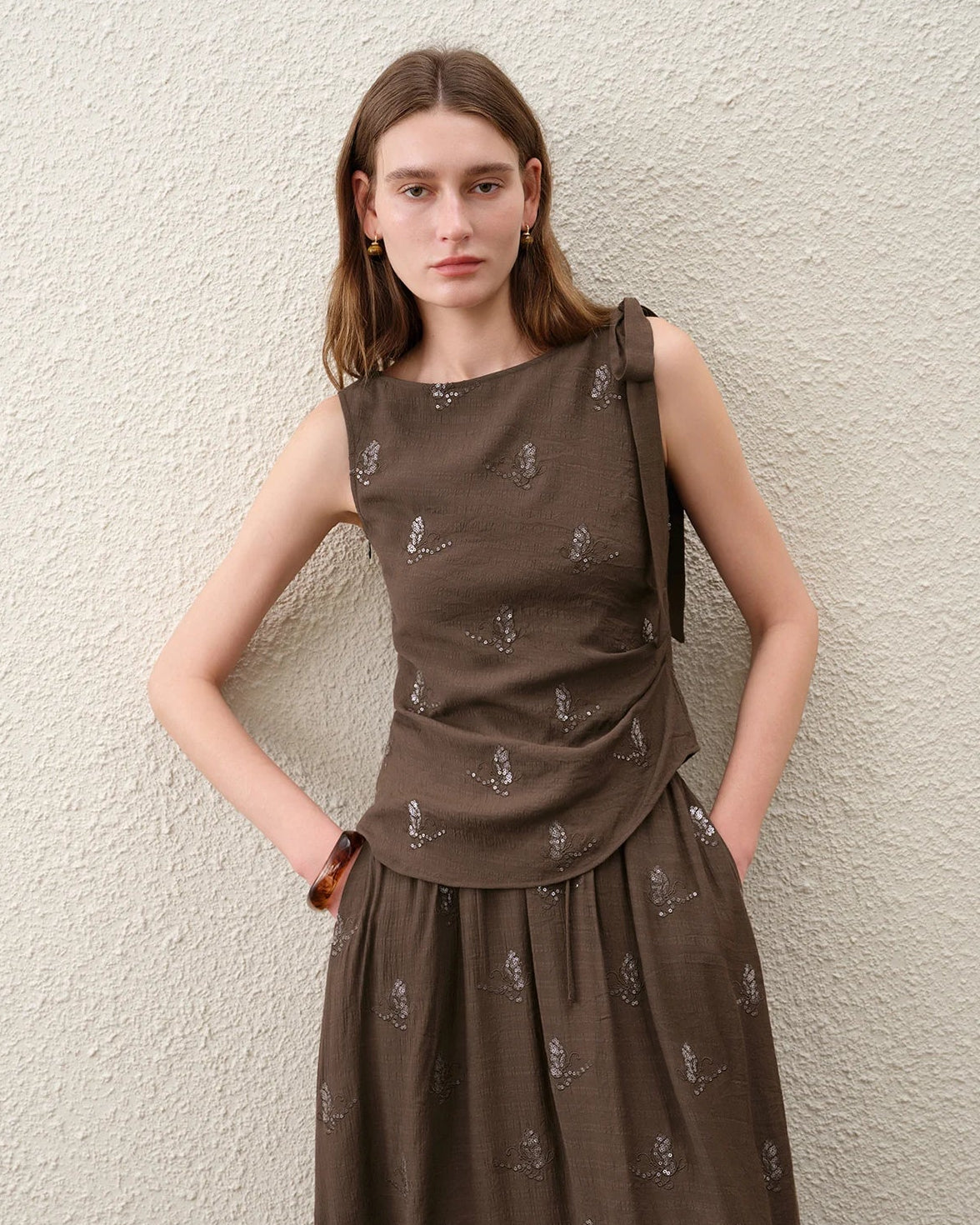 Embroidered Sleeveless Linen-Blend Top
