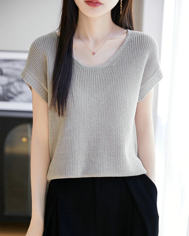 Crew-Neck Sleeveless Knit Top