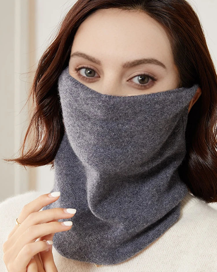 Wool knit neck gaiter with pull-on ring shape, compact design and soft knit texture, a warm solid fall-winter neck warmer for lower-face coverage or everyday wear around the neck.