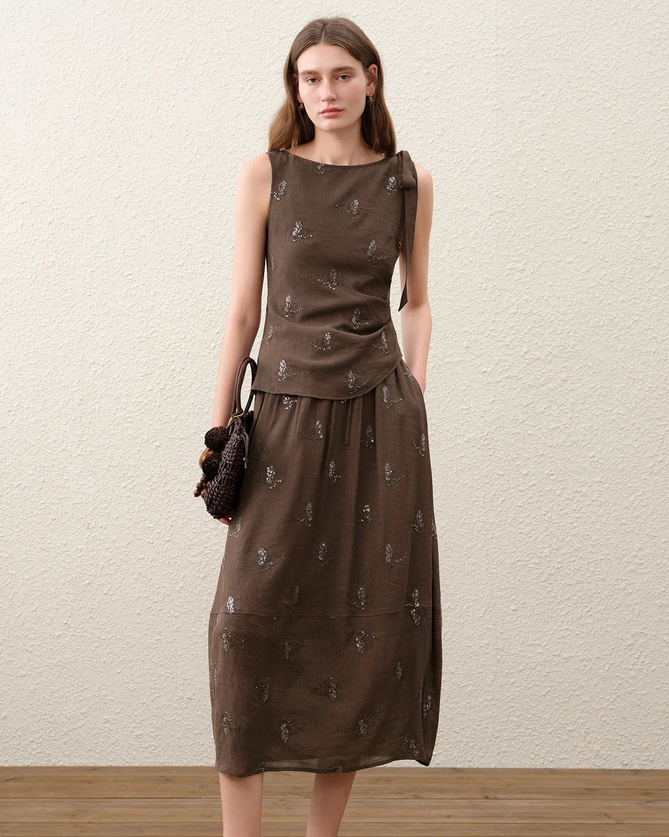 Embroidered Sleeveless Linen-Blend Top