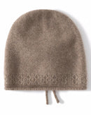 Understated in form yet rich in feel, this cashmere beanie wraps you in a cloud-like warmth that never compromises on style. 