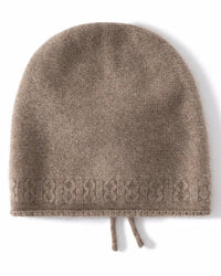 Understated in form yet rich in feel, this cashmere beanie wraps you in a cloud-like warmth that never compromises on style. 
