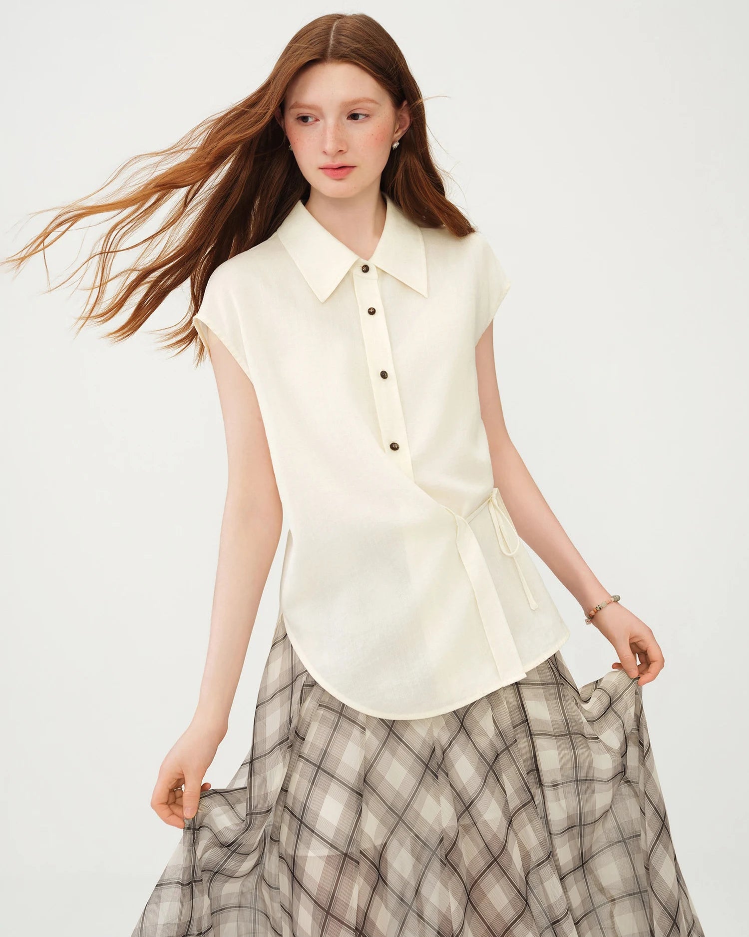 Minimal Effortless Knit Sleeveless Shirt
