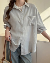 Linen-viscose longline shirt — a relaxed, breathable everyday essential designed for effortless warm-weather dressing.