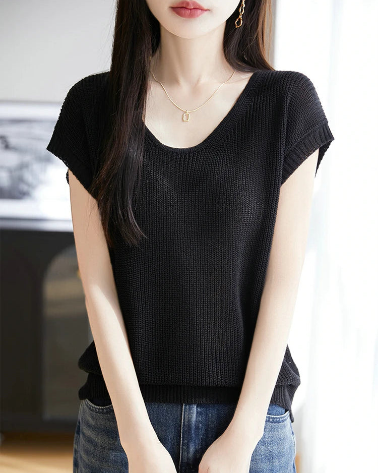 Crew-Neck Sleeveless Knit Top