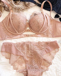 Fashionable Lace Floral Embroidered Push-Up Bra Set