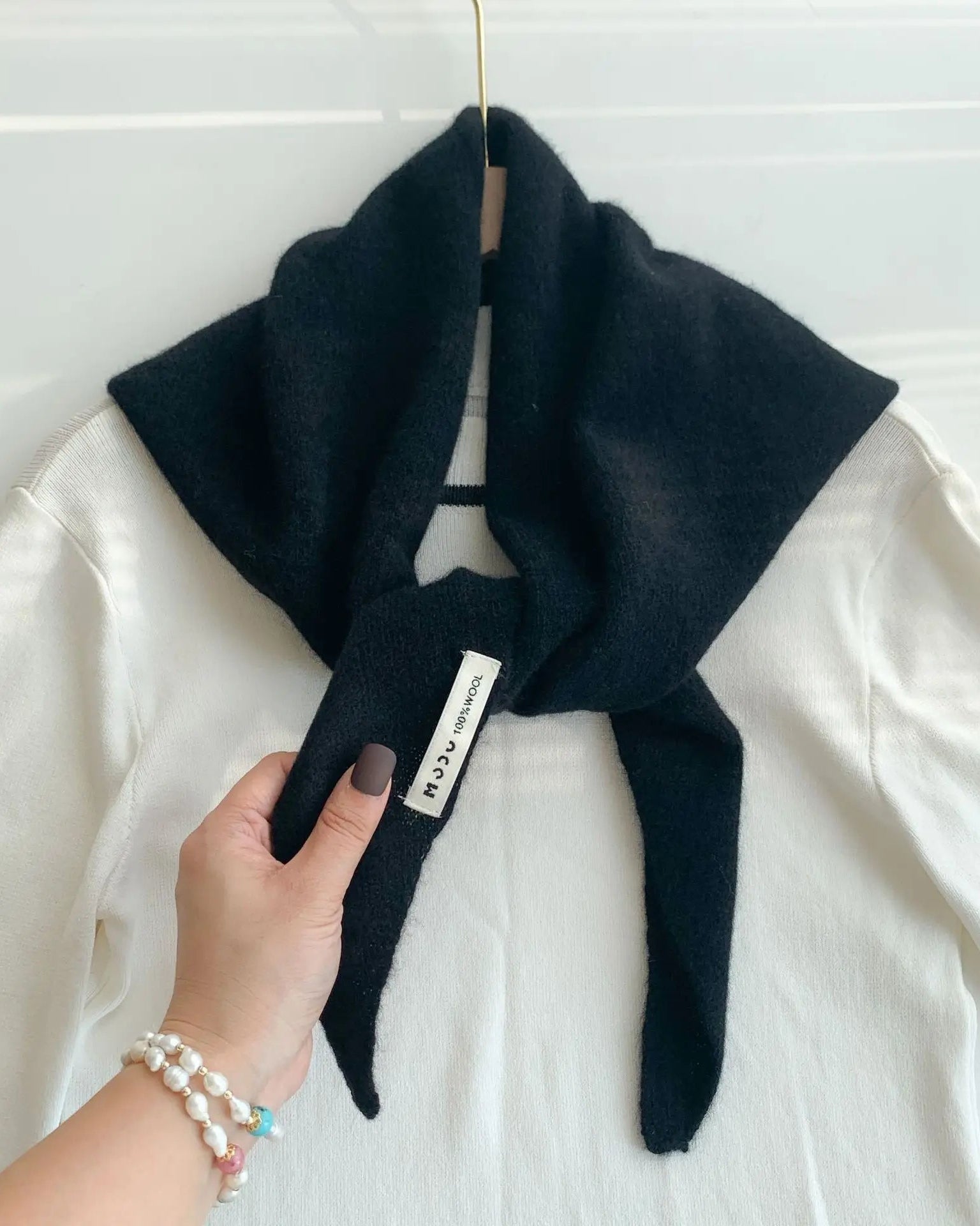 Women's Wool Knit Triangular Scarf